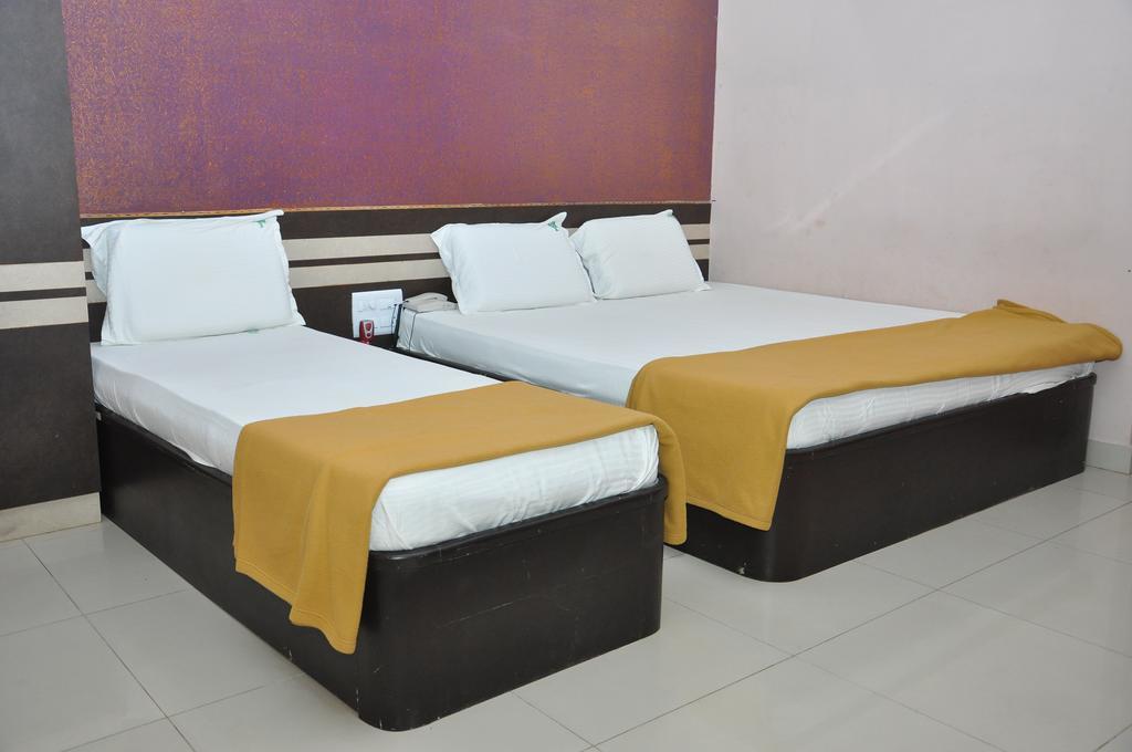 Ssr Hotel ศรีกาลาฮาสตี ภายนอก รูปภาพ