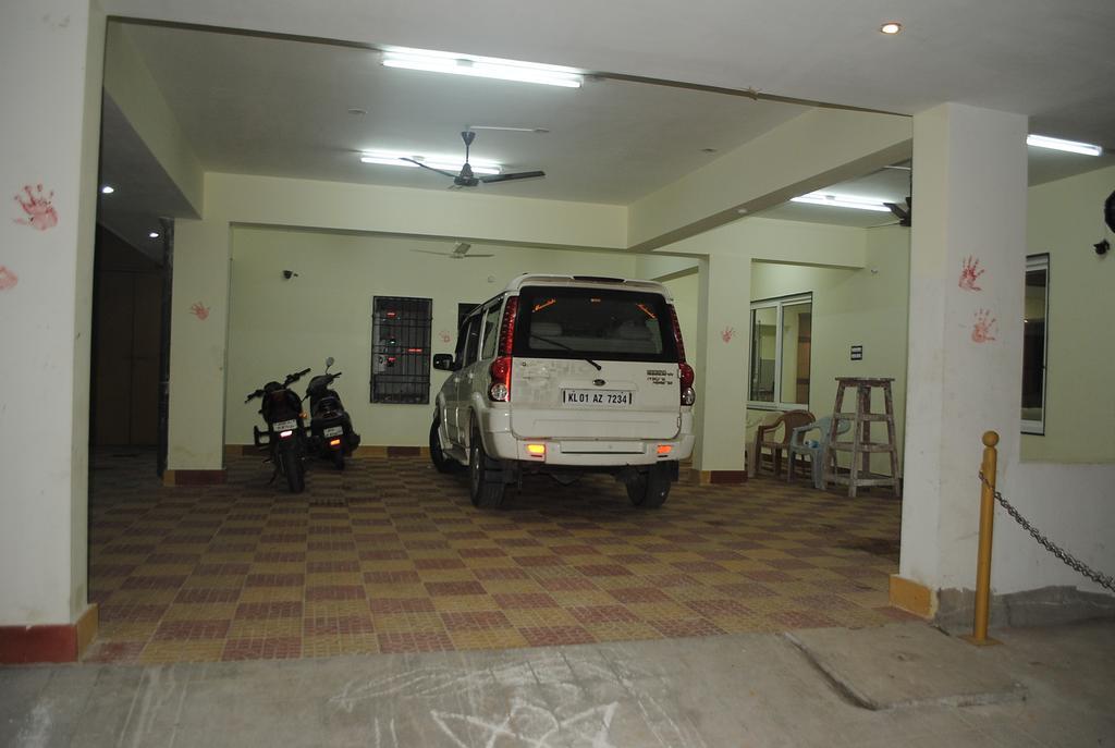 Ssr Hotel ศรีกาลาฮาสตี ภายนอก รูปภาพ