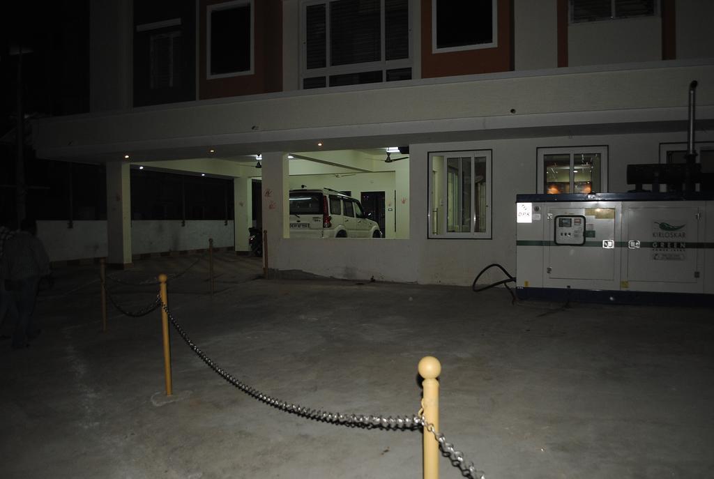 Ssr Hotel ศรีกาลาฮาสตี ภายนอก รูปภาพ