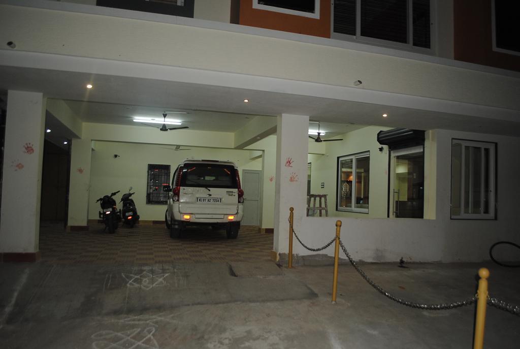 Ssr Hotel ศรีกาลาฮาสตี ภายนอก รูปภาพ