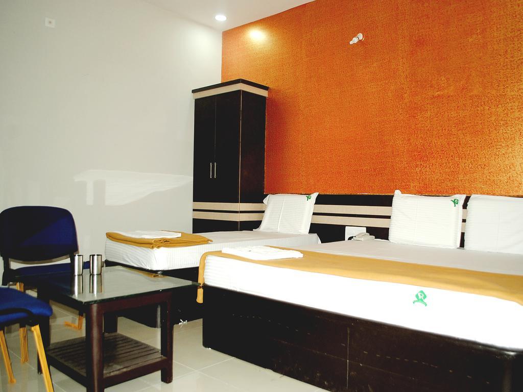 Ssr Hotel ศรีกาลาฮาสตี ภายนอก รูปภาพ