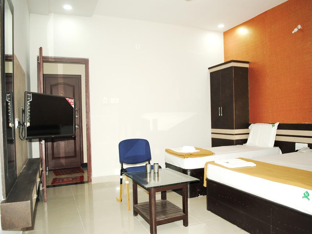 Ssr Hotel ศรีกาลาฮาสตี ภายนอก รูปภาพ