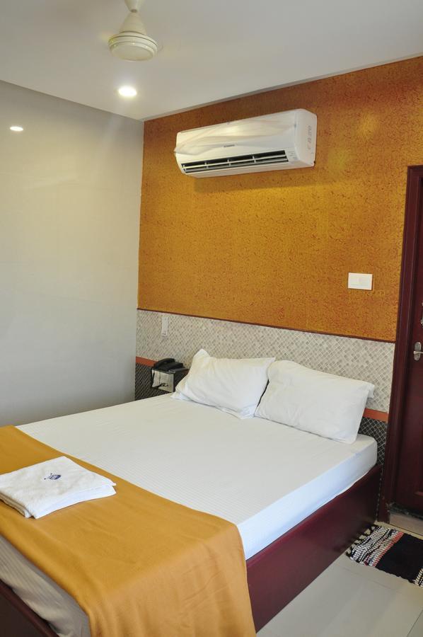 Ssr Hotel ศรีกาลาฮาสตี ภายนอก รูปภาพ